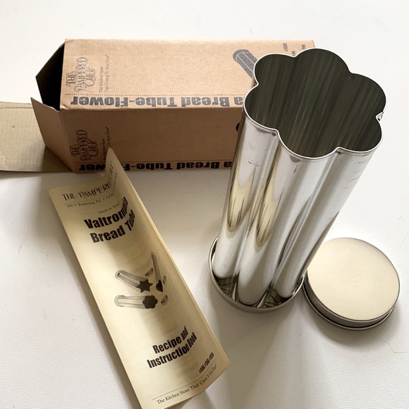 The Pampered Chef New VALTROMPIA BREAD TUBE FLOWER - Picture 8 of 8